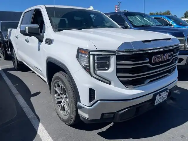 2025 GMC Sierra 2WD Crew Cab Short Box SLT's photo