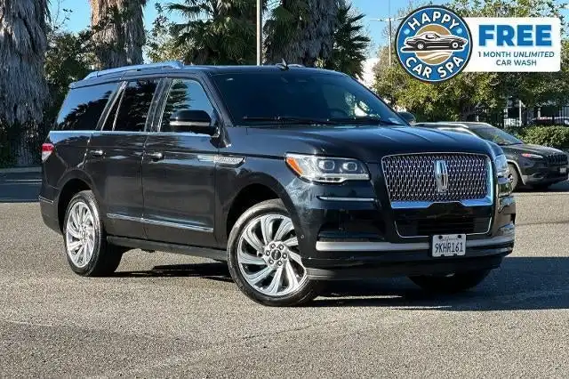 2024 Lincoln Navigator Premiere AWD's photo