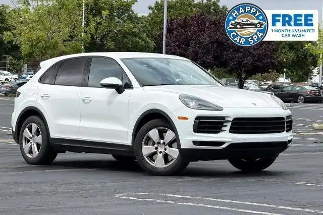 2023 Porsche Cayenne Platinum Edition's photo