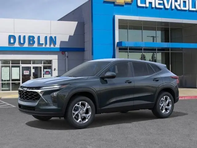 2026 Chevrolet Trax LS photo 3