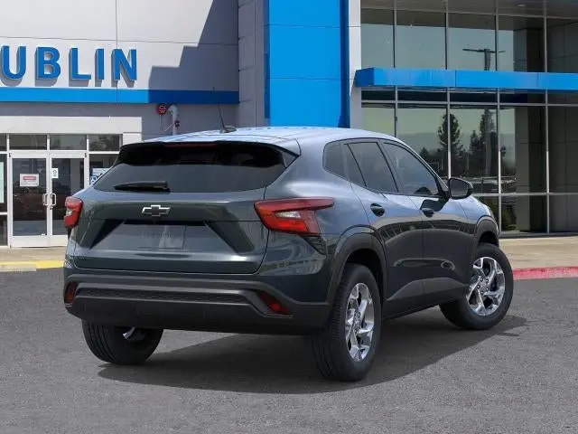 2026 Chevrolet Trax LS photo 5