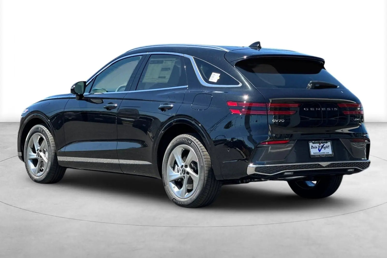 2026 Genesis GV70 2.5T Advanced AWD photo 4