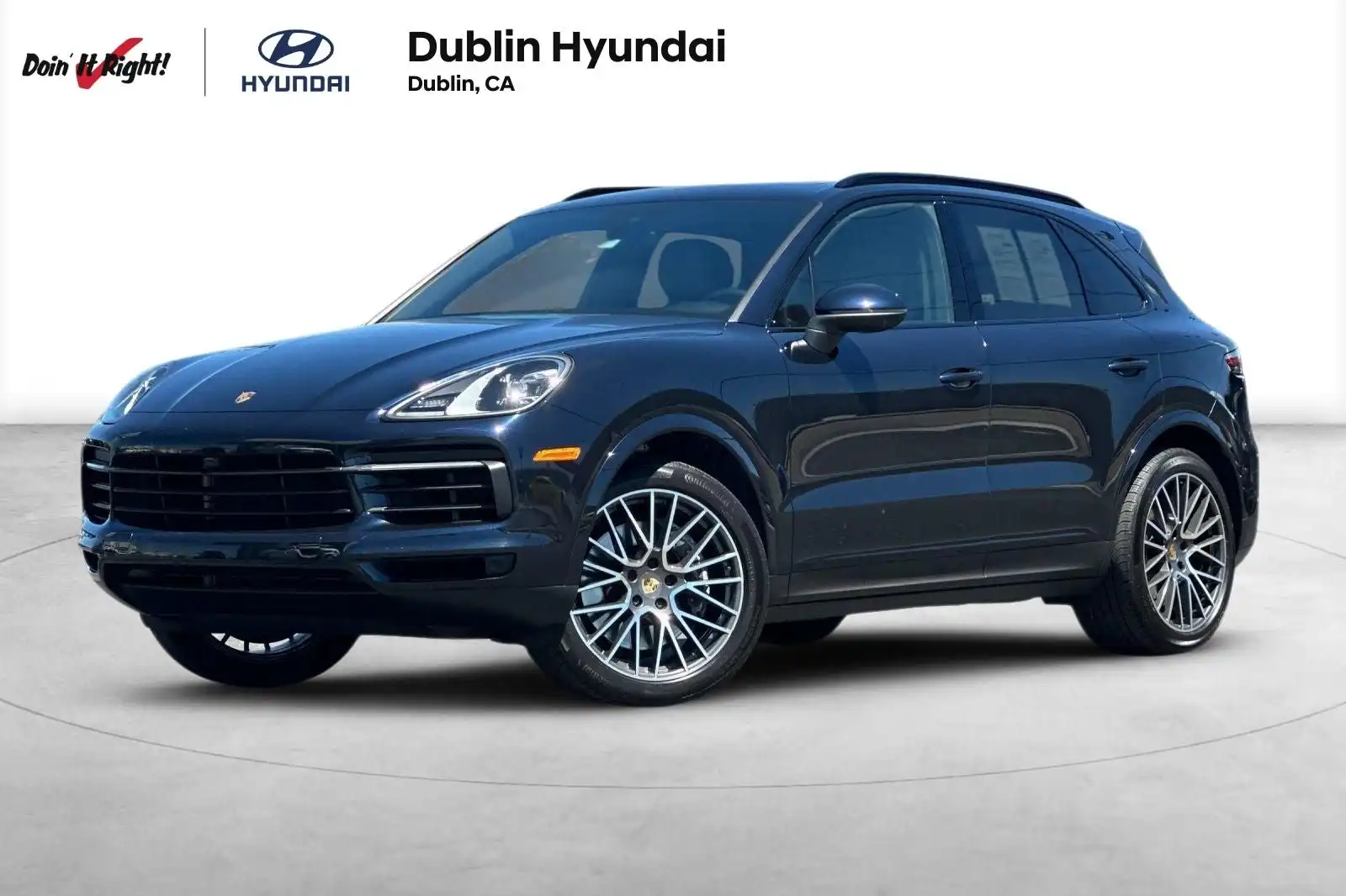 2023 Porsche Cayenne Platinum Edition's photo