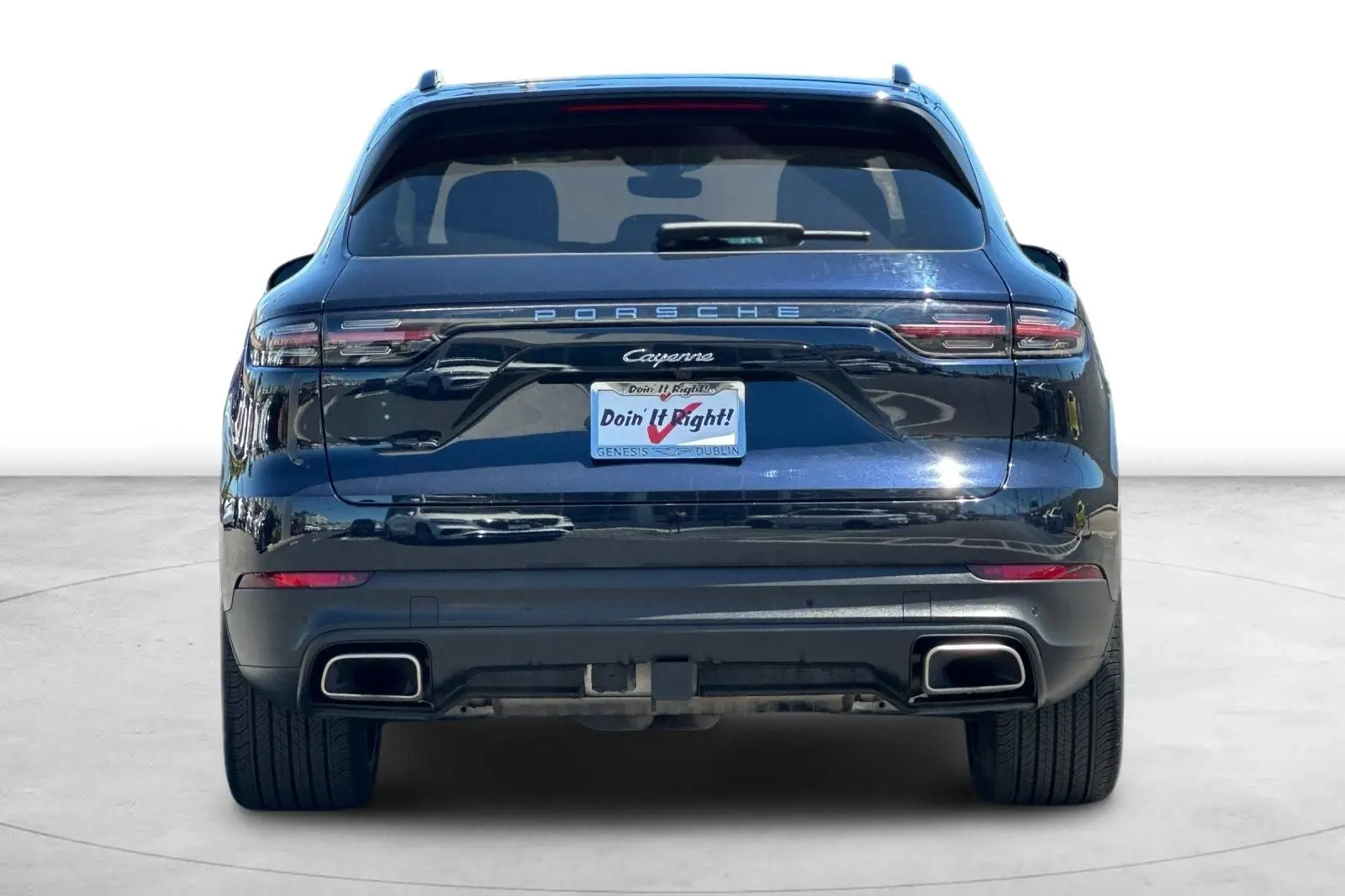 2023 Porsche Cayenne Platinum Edition photo 5