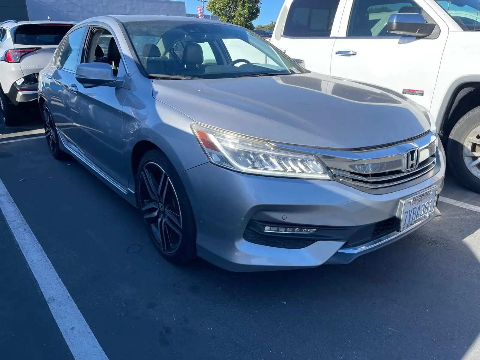 2017 Honda Accord Touring Auto's photo