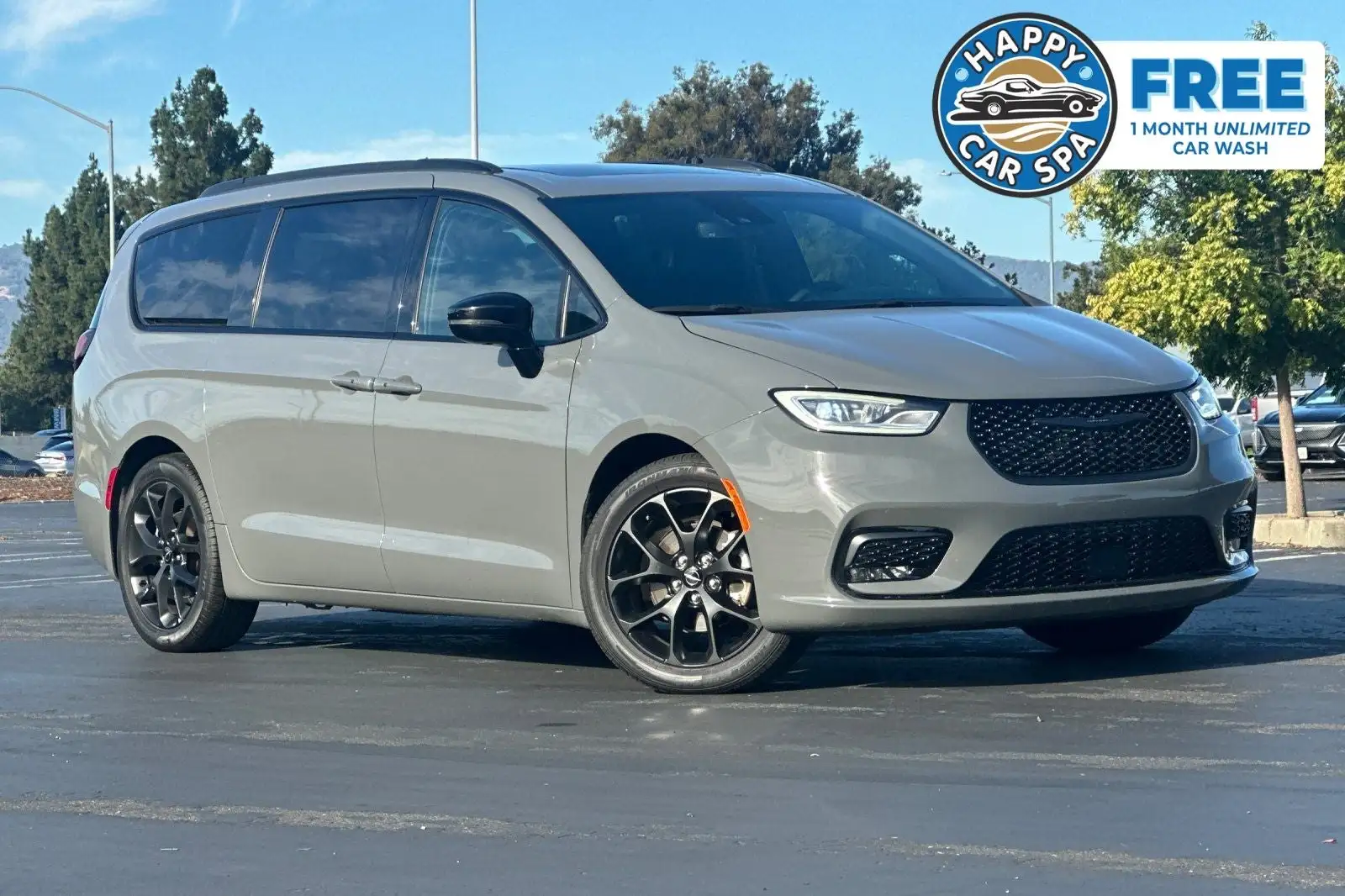 2025 Chrysler Pacifica Limited's photo