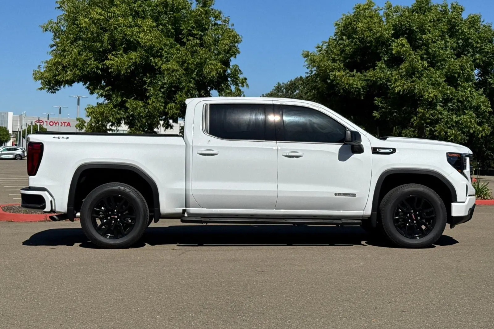 2026 GMC Sierra 4WD Crew Cab Std Box Elevation 3VL photo 3
