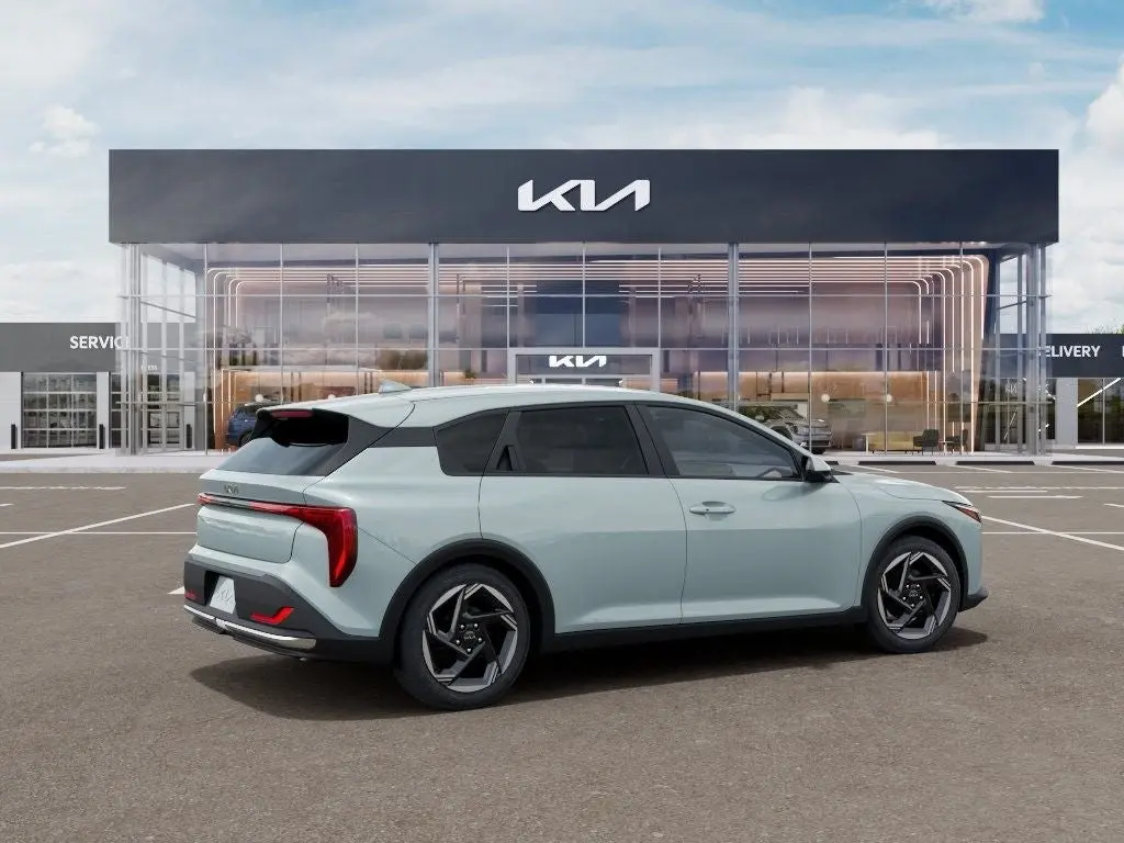 2026 Kia K4 EX AT Hatchback photo 4