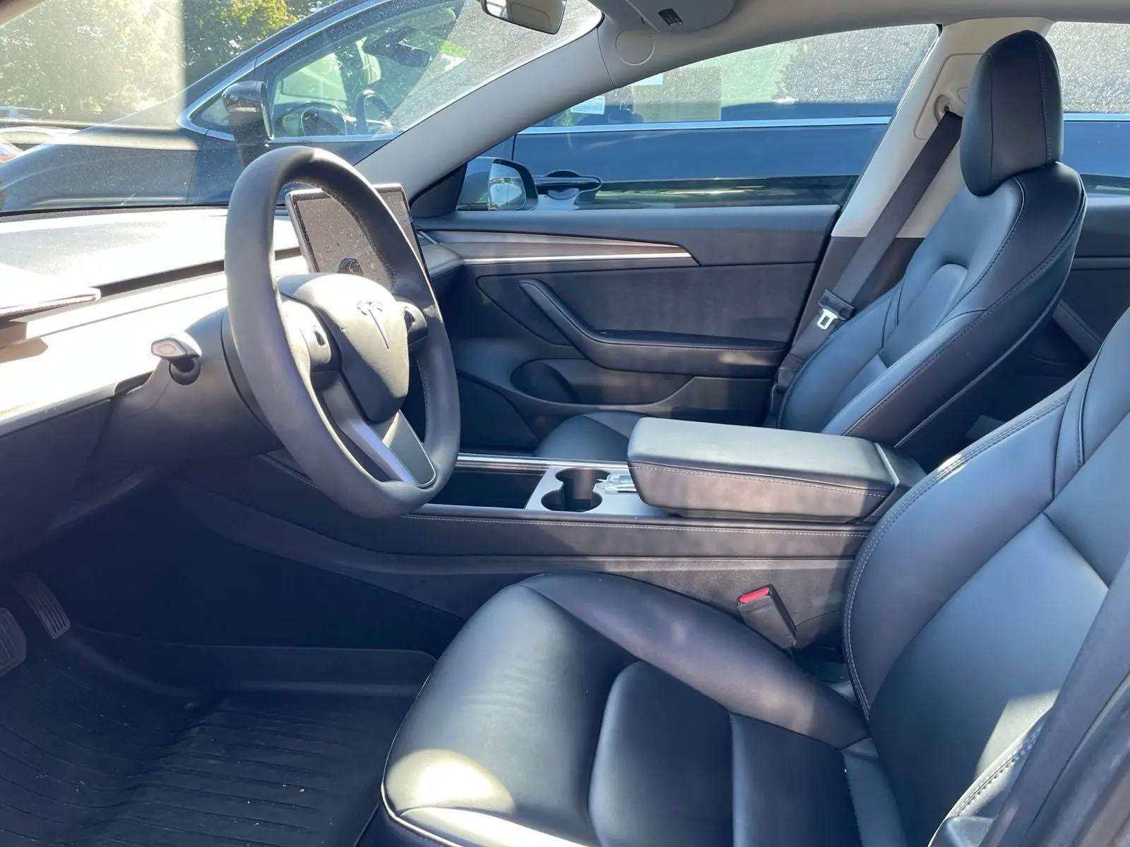 2021 Tesla Model 3 Standard Range Plus photo 5