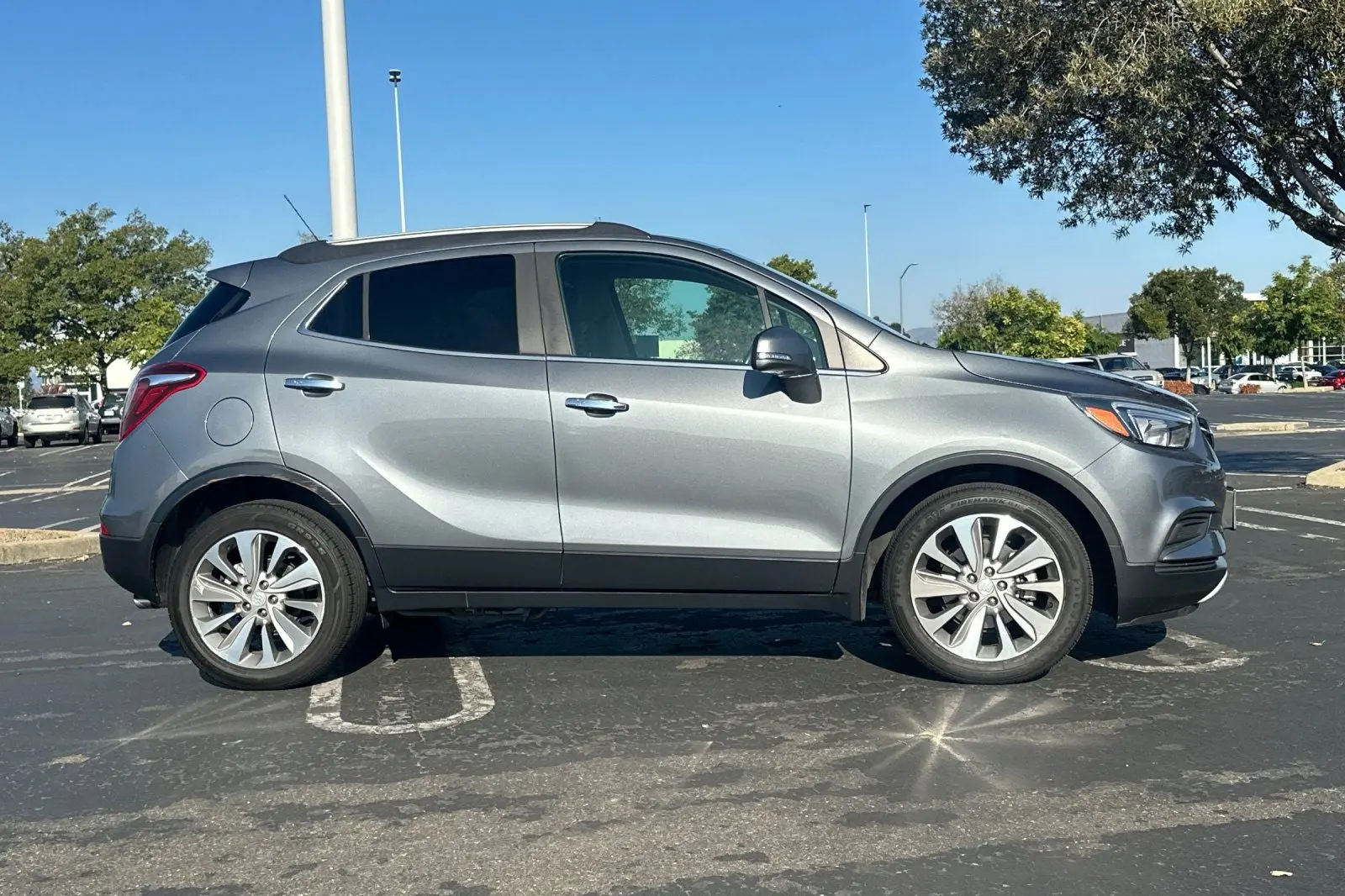 2019 Buick Encore Preferred photo 3
