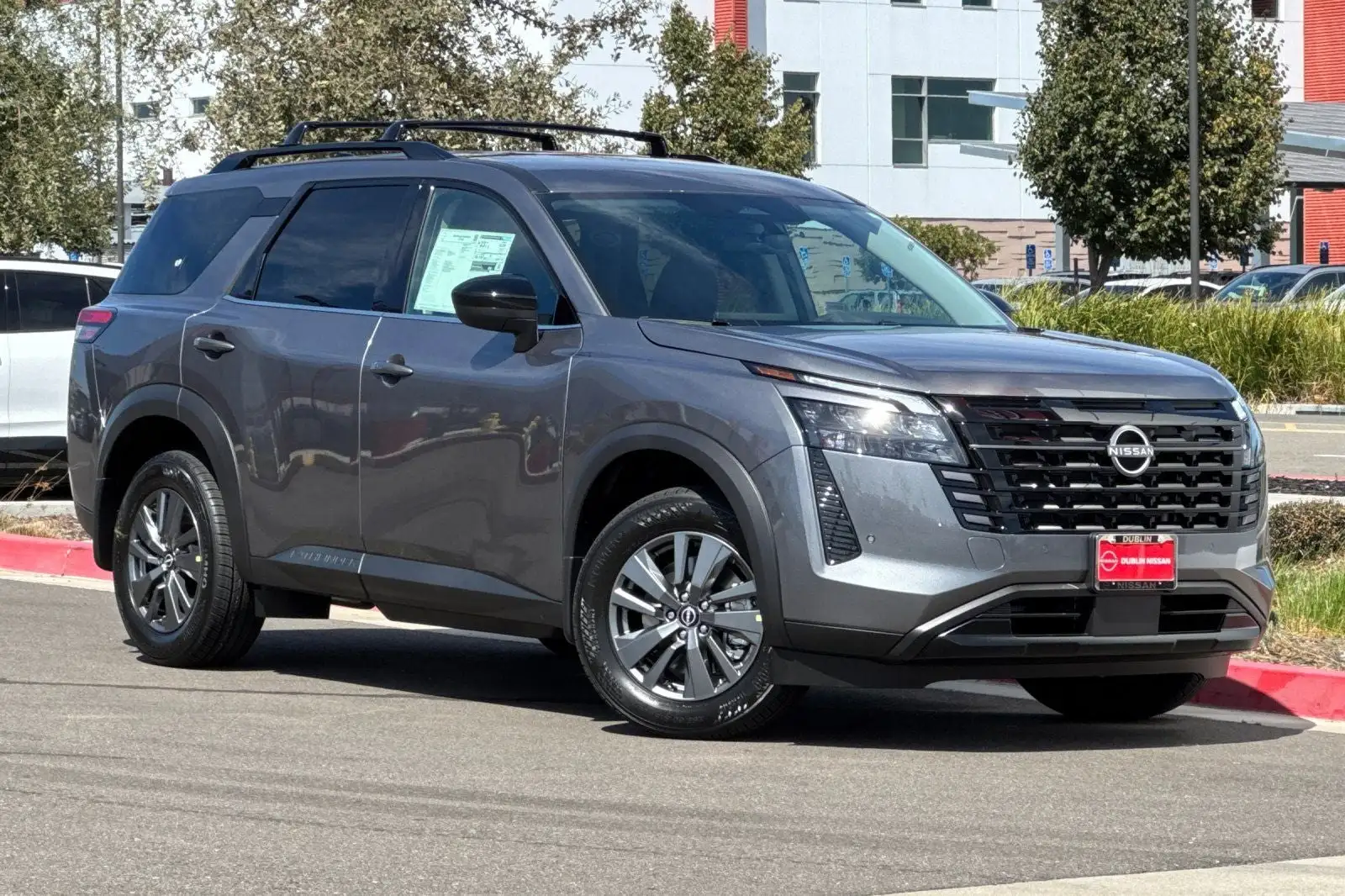 2026 Nissan Pathfinder SV 4WD's photo