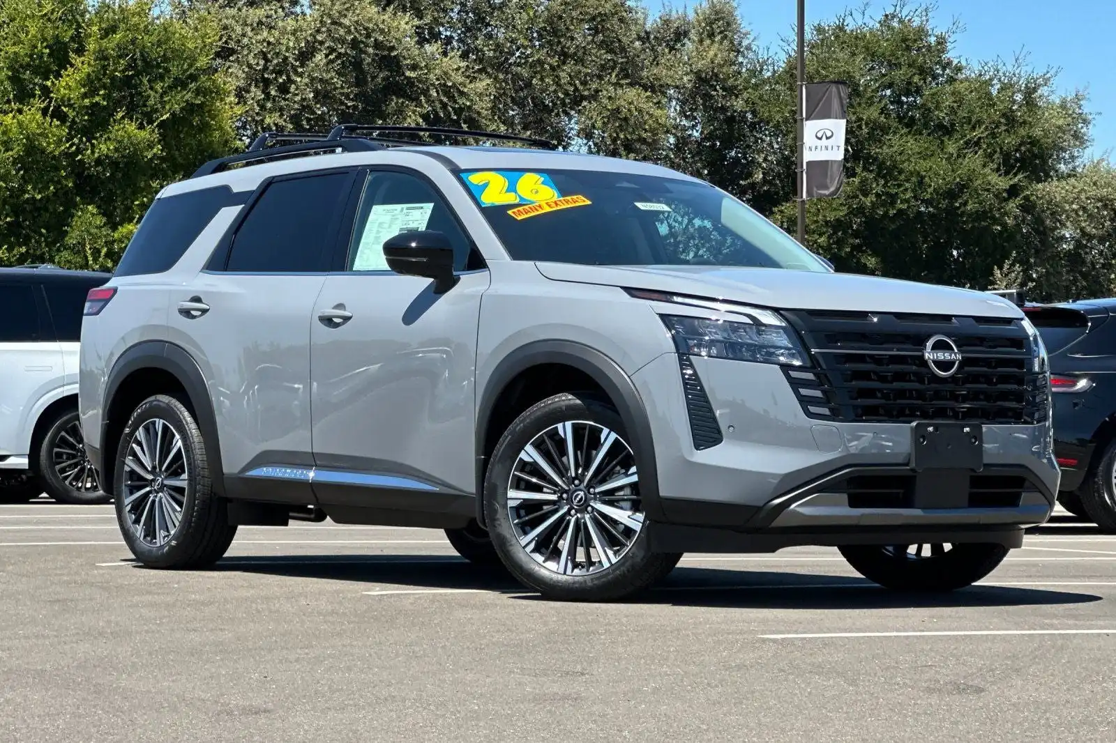 2026 Nissan Pathfinder Platinum 4WD's photo
