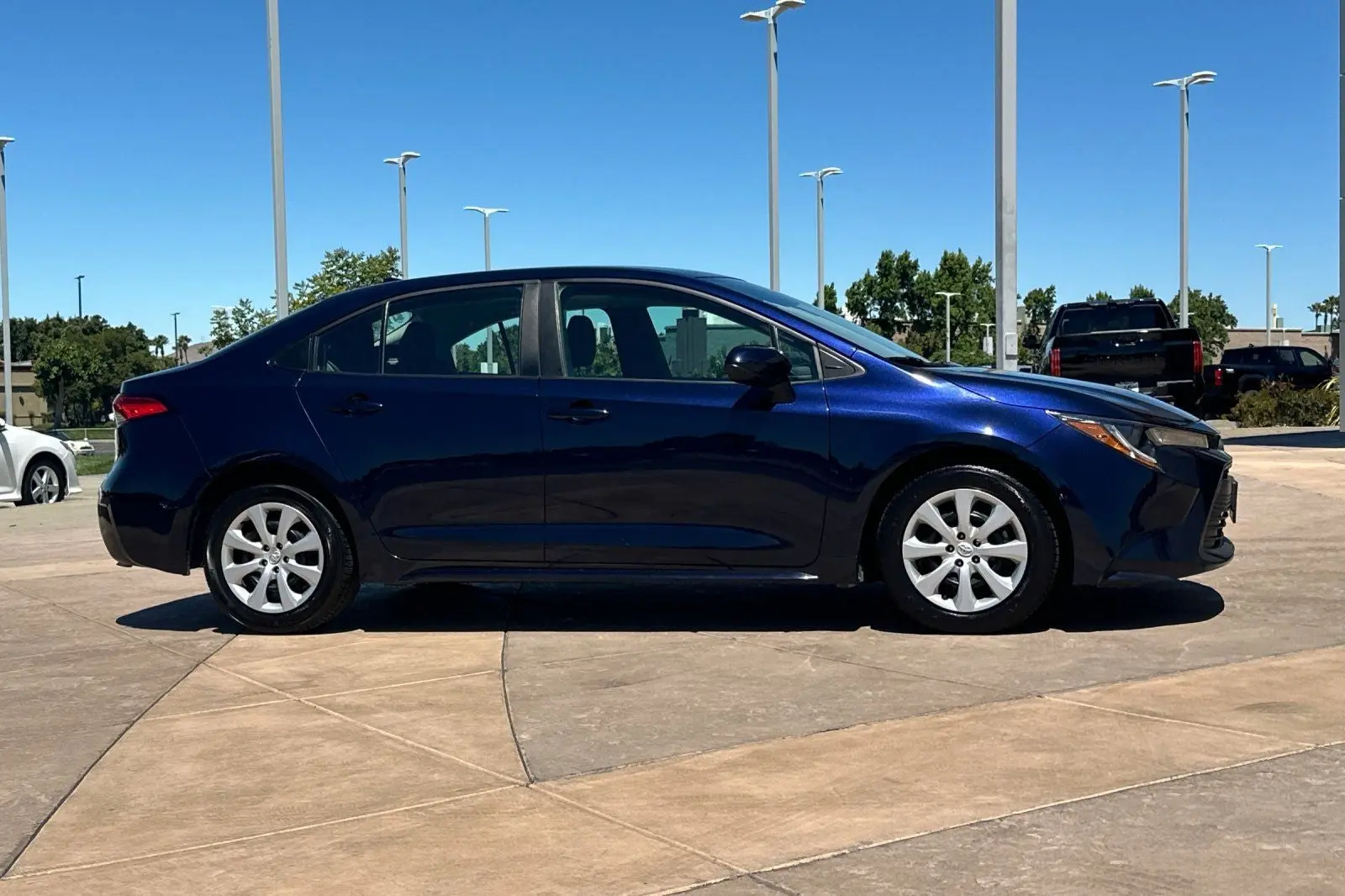 2024 Toyota Corolla LE CVT photo 3