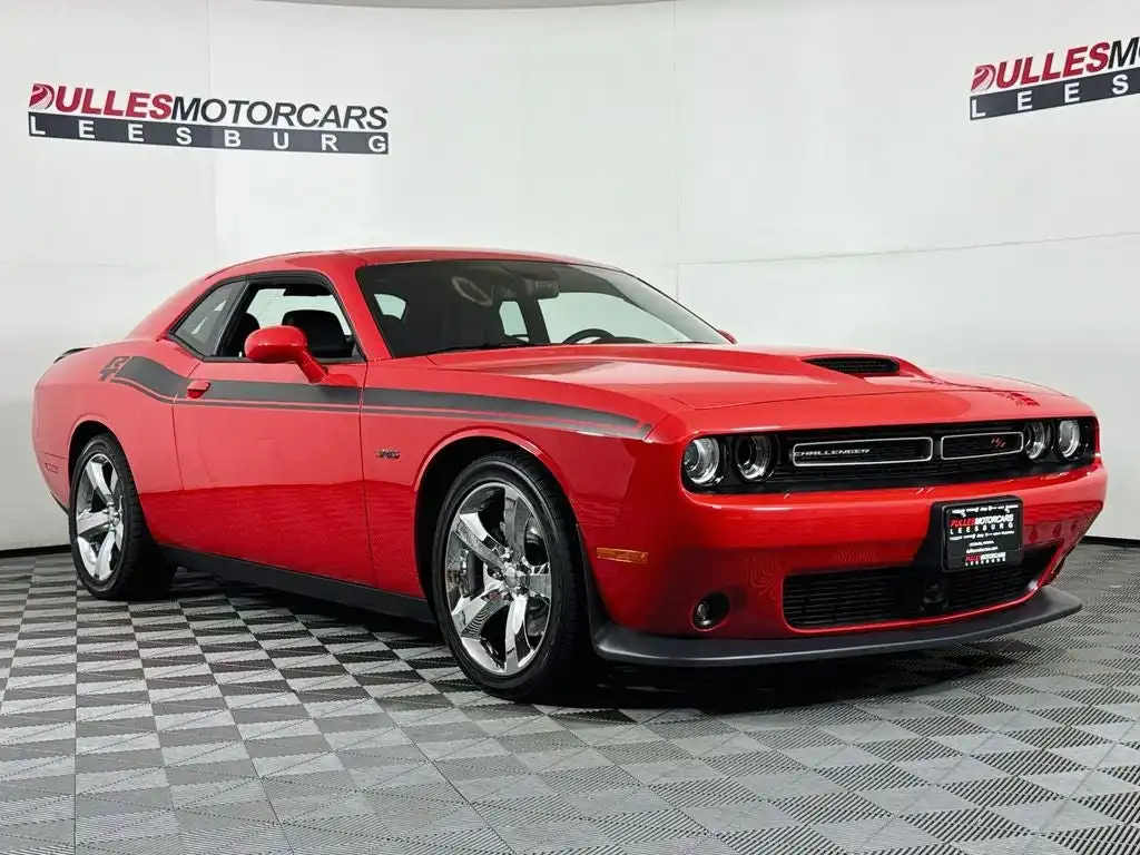 2023 Dodge Challenger R/T's photo