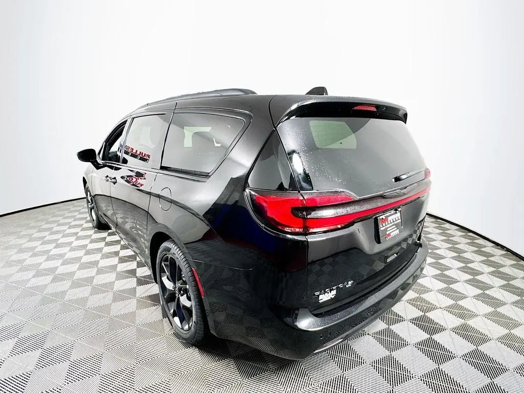 2026 Chrysler Pacifica Select photo 5