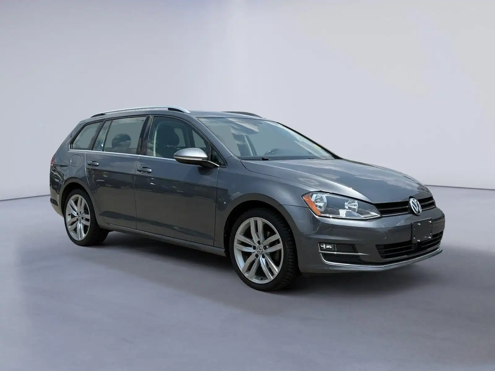 2017 Volkswagen Golf SportWagen TSI SEL's photo