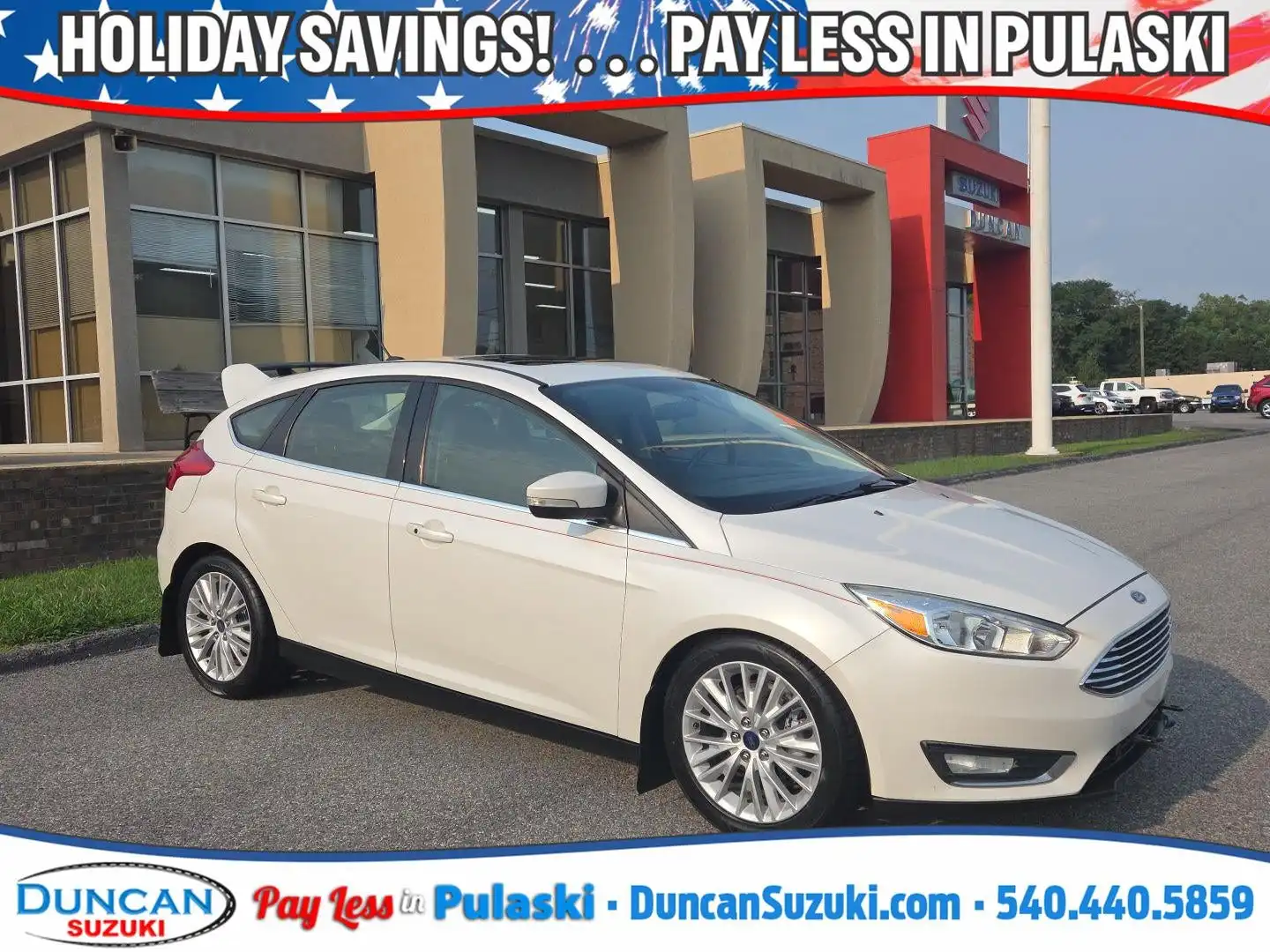 2017 Ford Focus 5 Door Hatch Titanium's photo