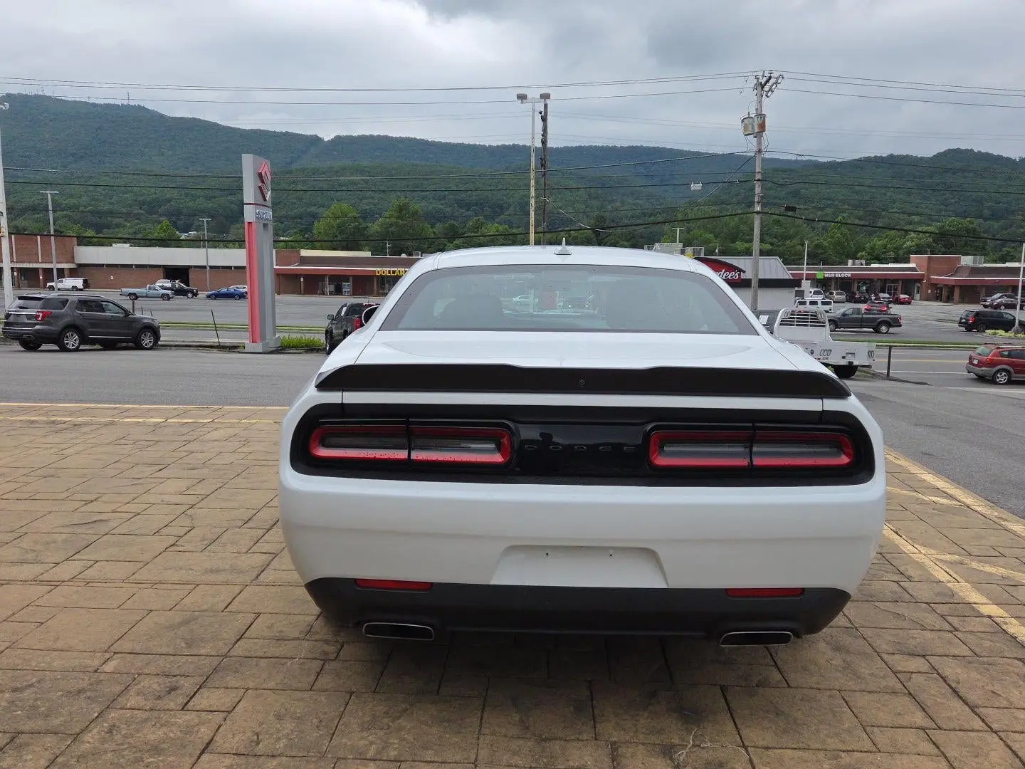 2023 Dodge Challenger R/T photo 4