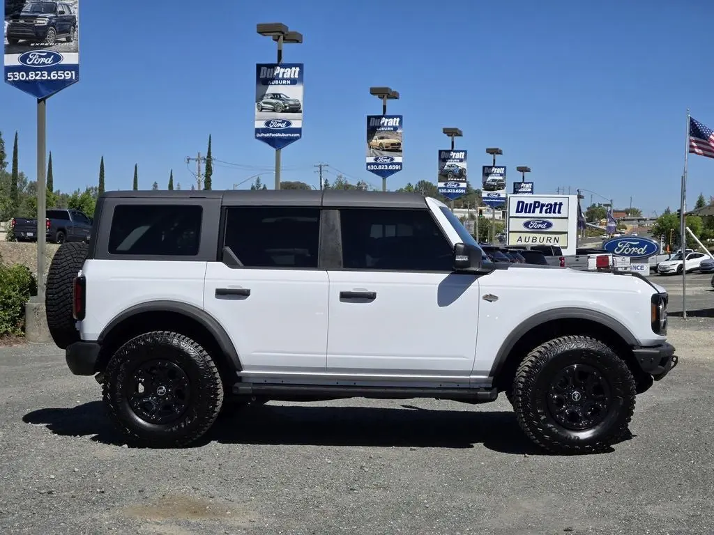 2023 Ford Bronco Wildtrak 4x4 photo 3