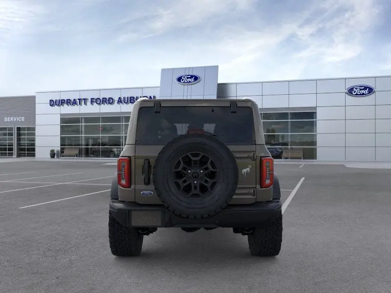 2026 Ford Bronco Badlands 4x4 photo 5