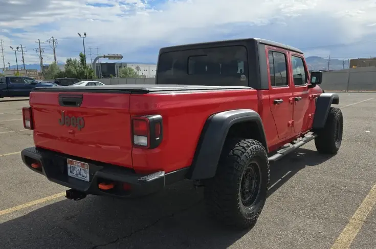 2021 Jeep Gladiator Mojave photo 3