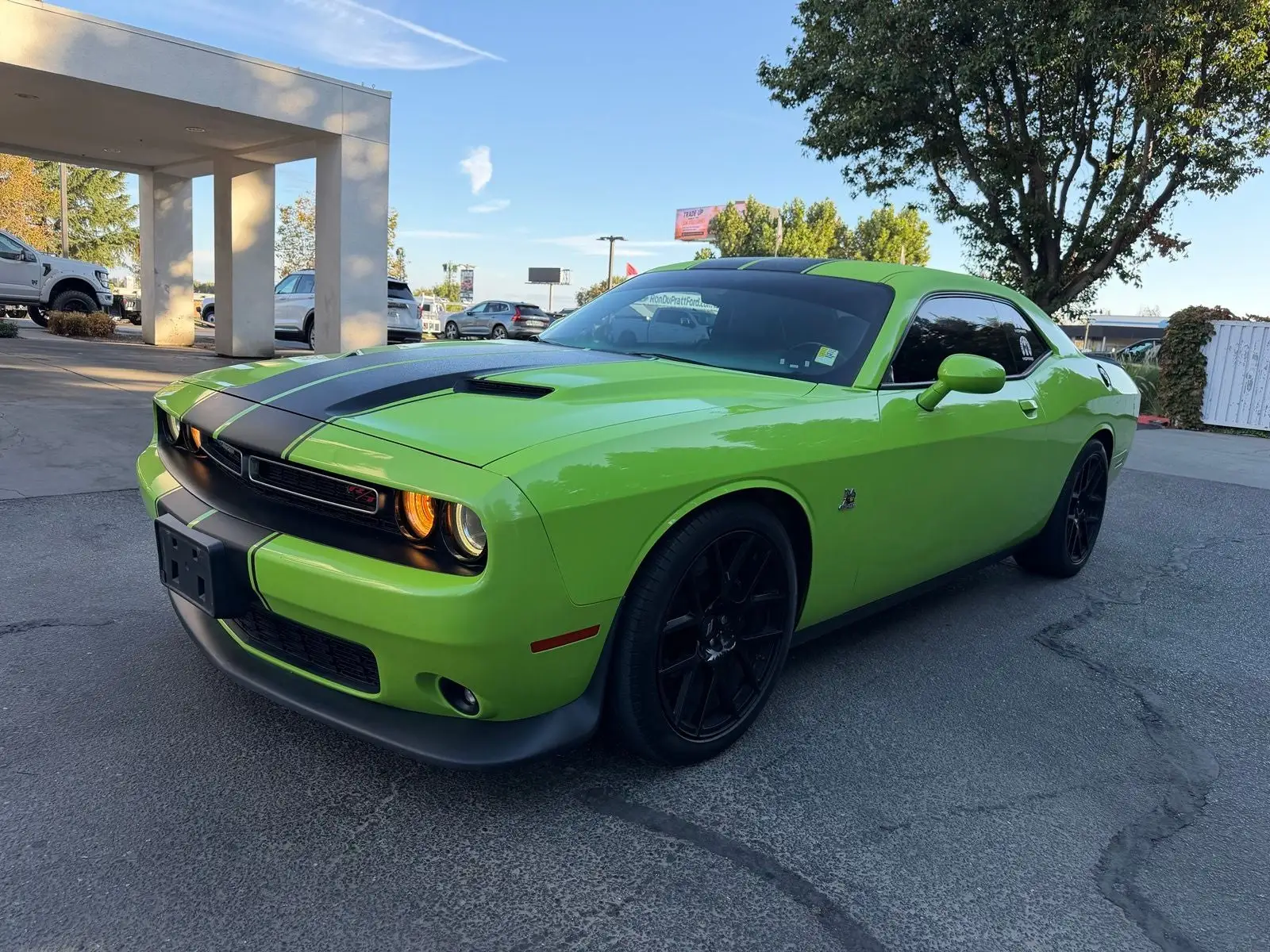 2015 Dodge Challenger Scat Pack photo 1
