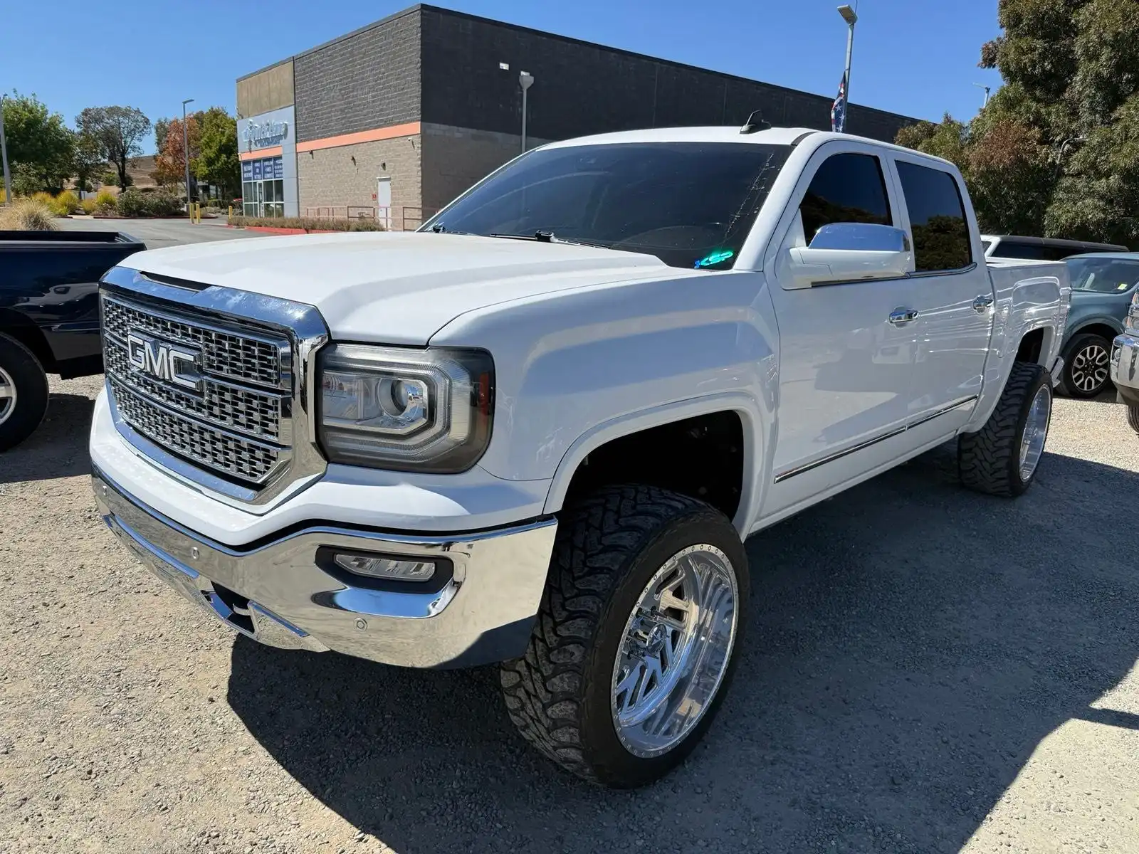 2018 GMC Sierra SLT 4WD Crew Cab Short Box's photo