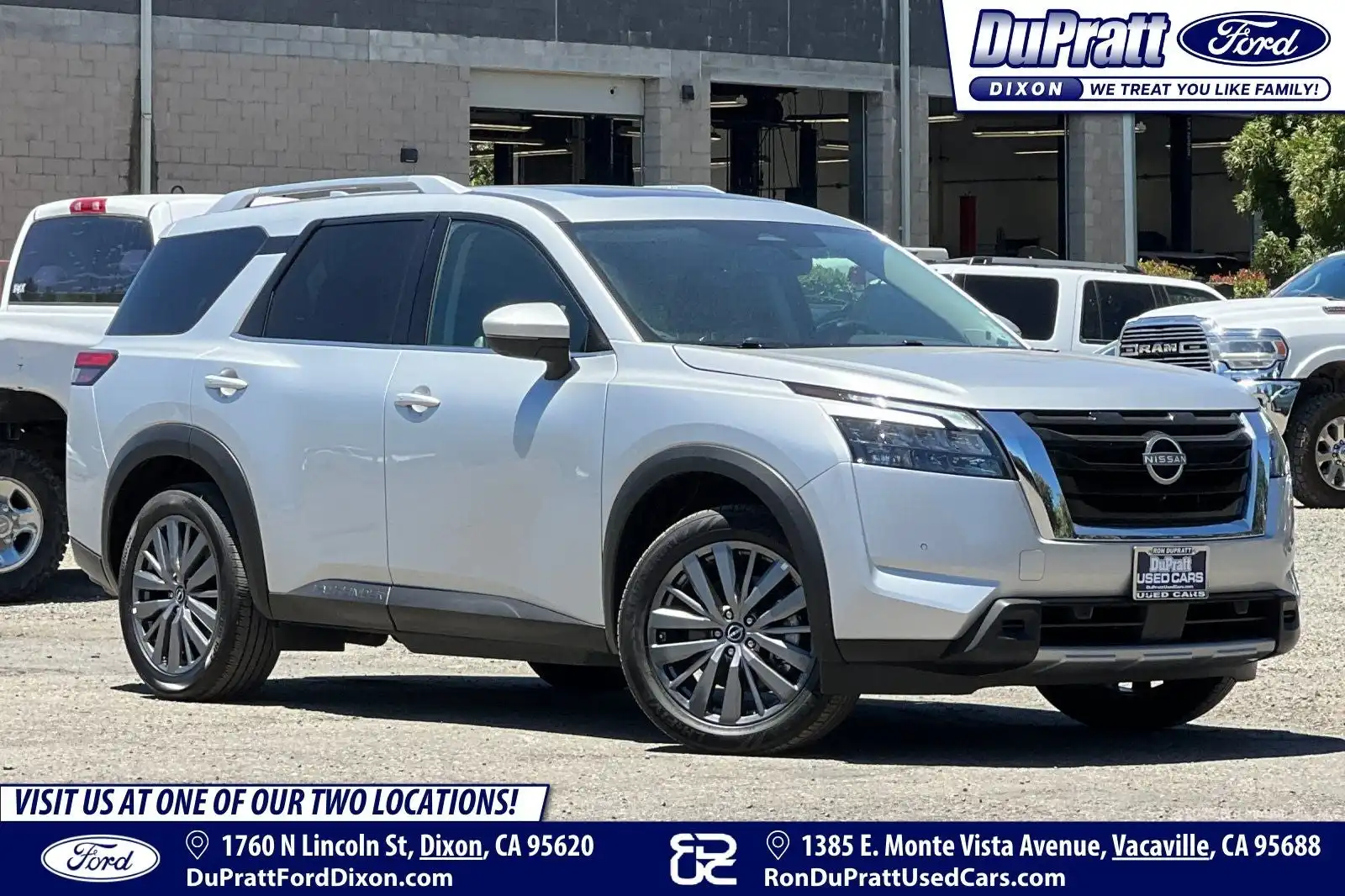2025 Nissan Pathfinder SL 2WD's photo