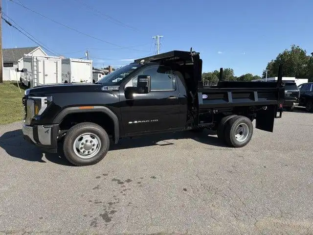 2026 GMC Sierra 4WD Regular Cab Chassis LWB Pro's photo