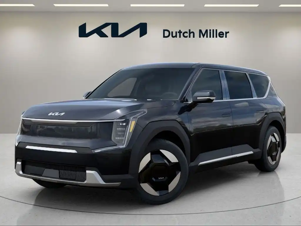 2026 Kia EV9 Light's photo