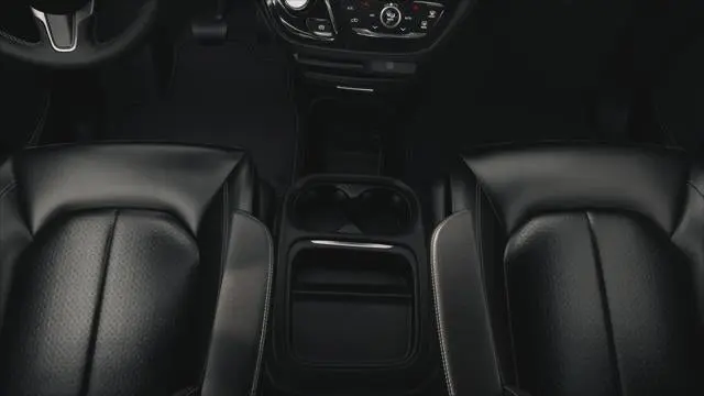 2027 Chrysler Pacifica Select photo 4