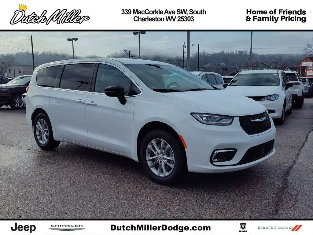 2026 Chrysler Pacifica Select AWD's photo