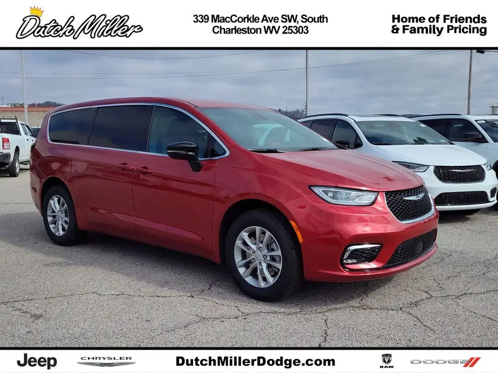2026 Chrysler Pacifica Select AWD photo 1