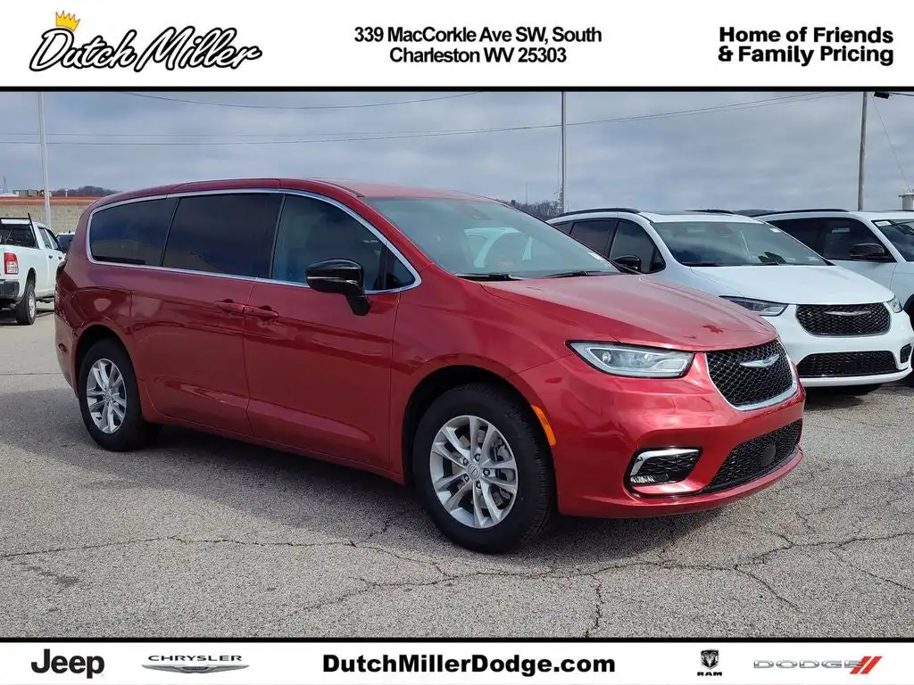 2026 Chrysler Pacifica Select AWD's photo