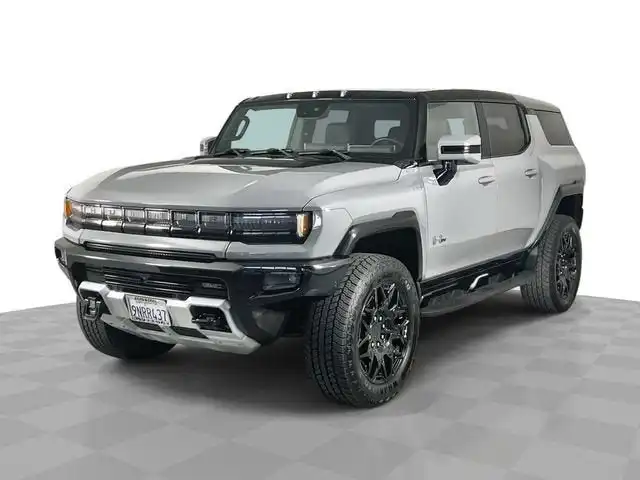 2024 GMC Hummer EV 2X SUV's photo