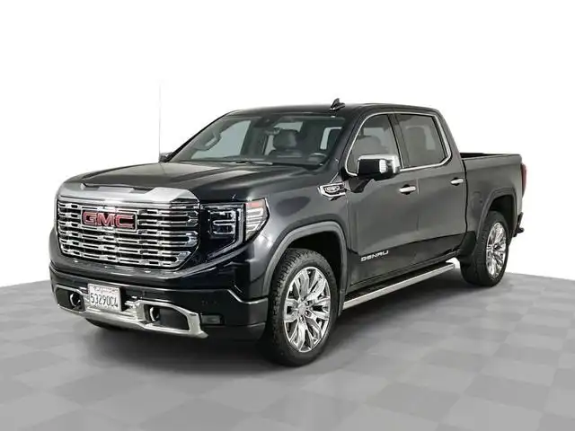 2022 GMC Sierra 4WD Crew Cab Short Box Denali's photo