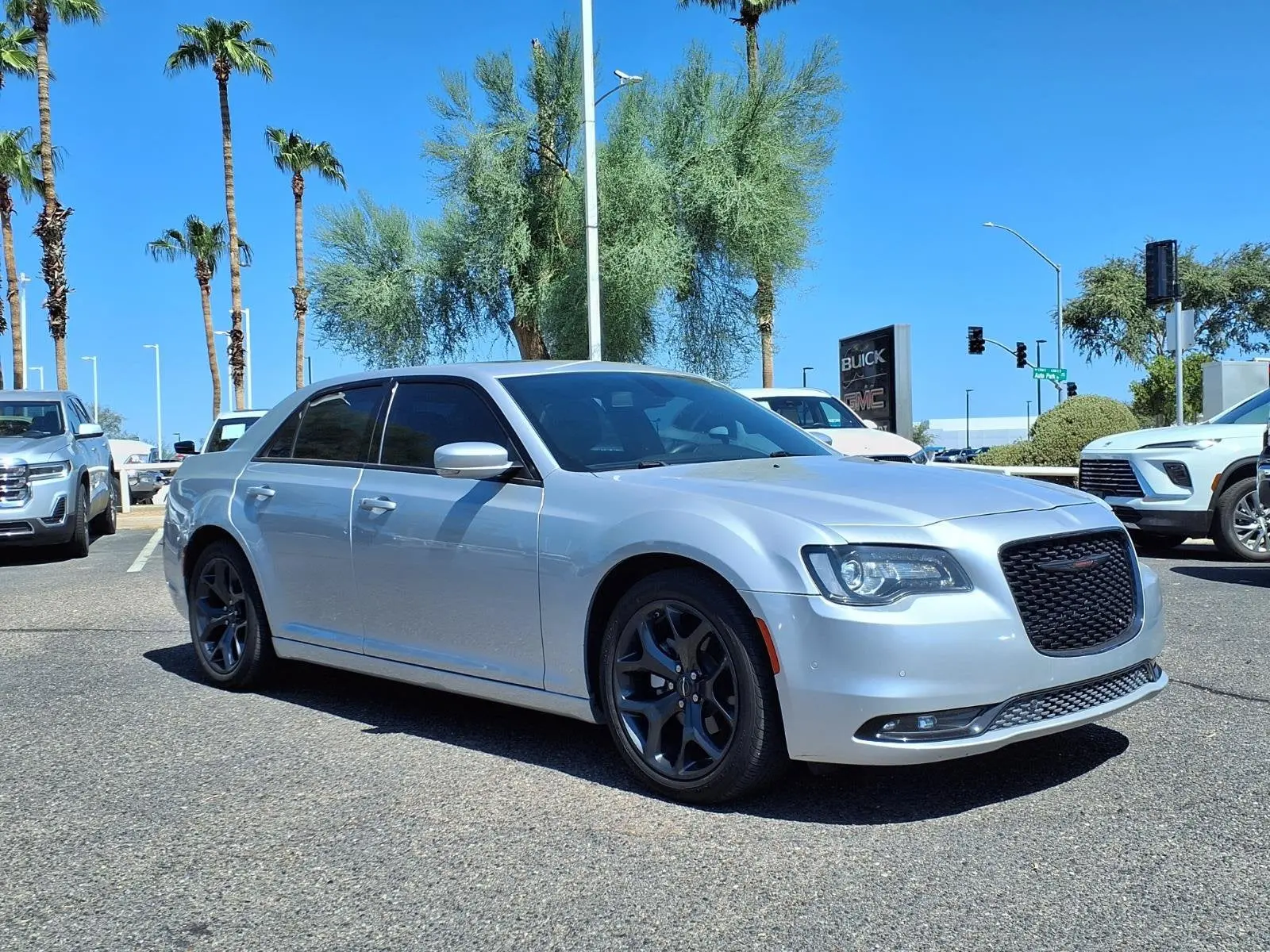 2023 Chrysler 300 S photo 3