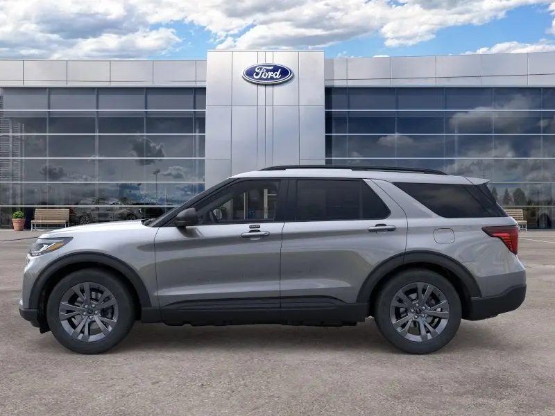 2026 Ford Explorer Active 4WD photo 3