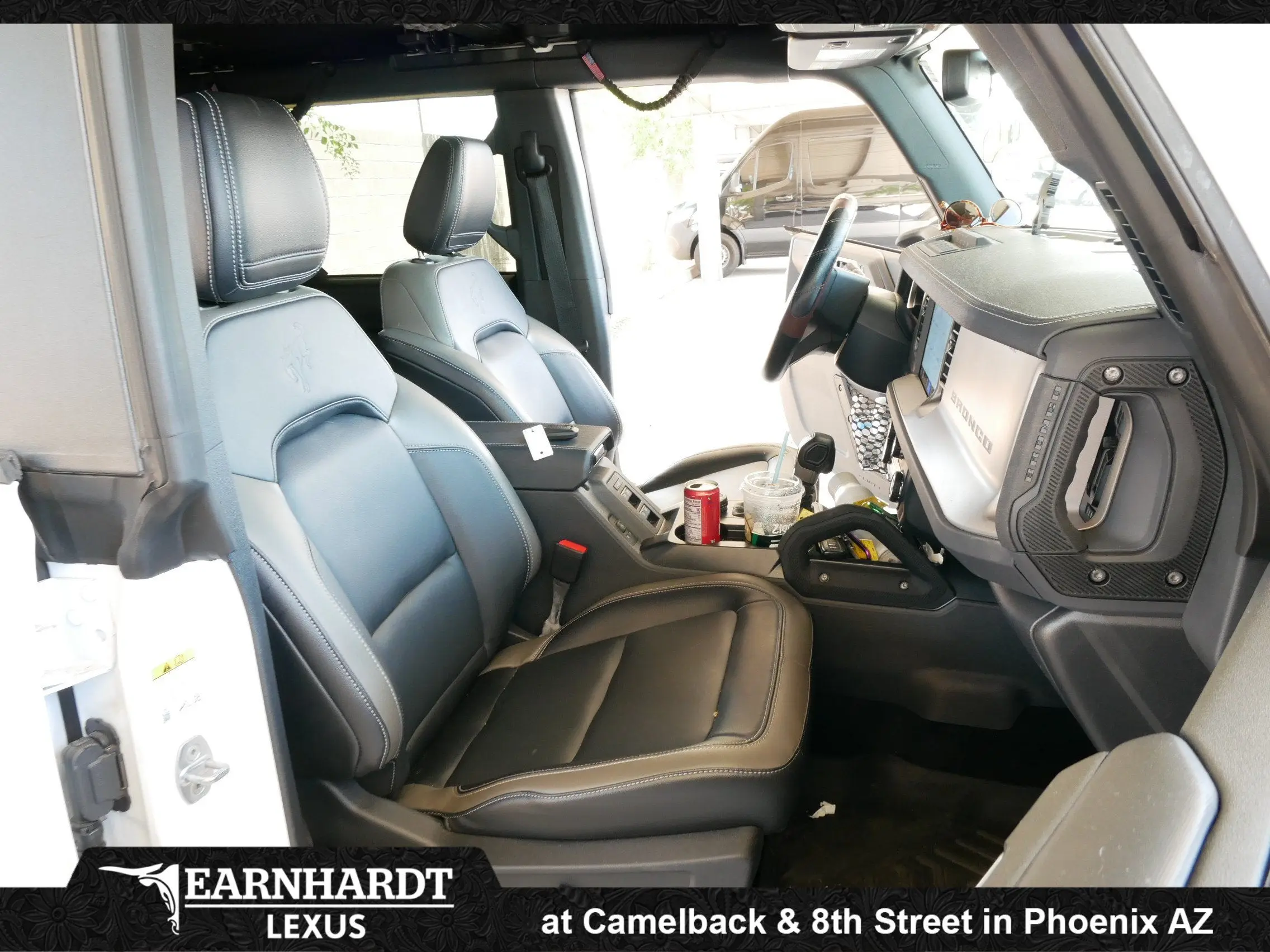 2025 Ford Bronco Outer Banks 4x4 photo 3