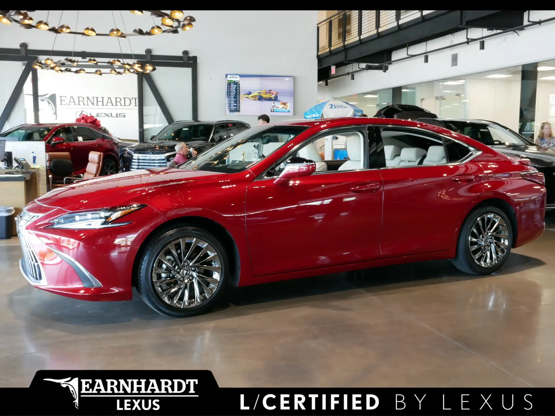 2025 Lexus ES 300h 300h Luxury's photo