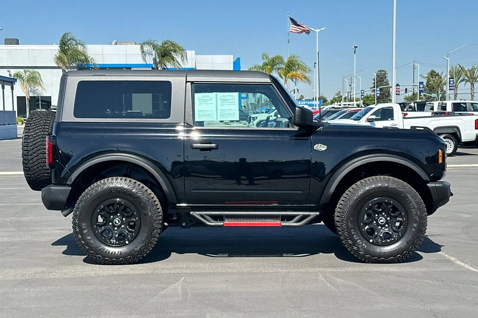 2023 Ford Bronco Base Advanced 4x4 photo 3