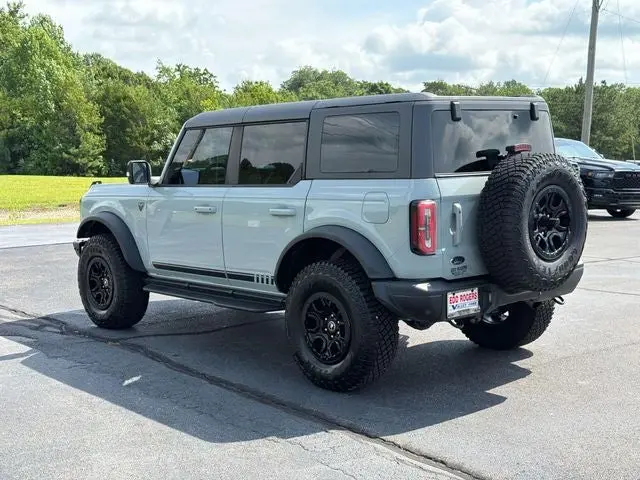 2021 Ford Bronco First Edition Advanced 4x4 photo 5