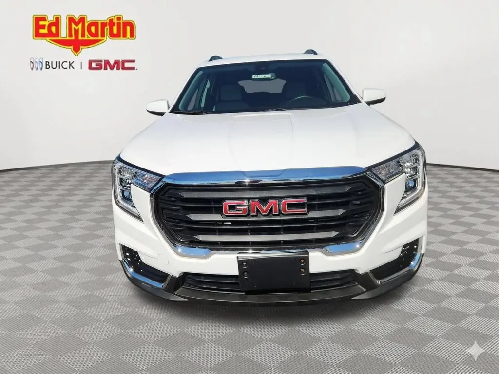 2023 GMC Terrain SLE AWD photo 3
