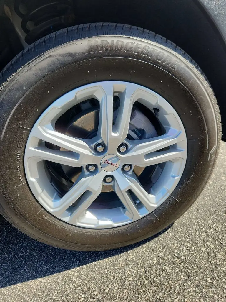 2023 GMC Terrain SLE AWD photo 4