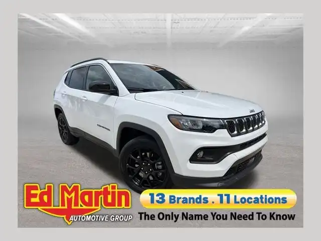 2024 Jeep Compass Latitude Lux 4X4's photo