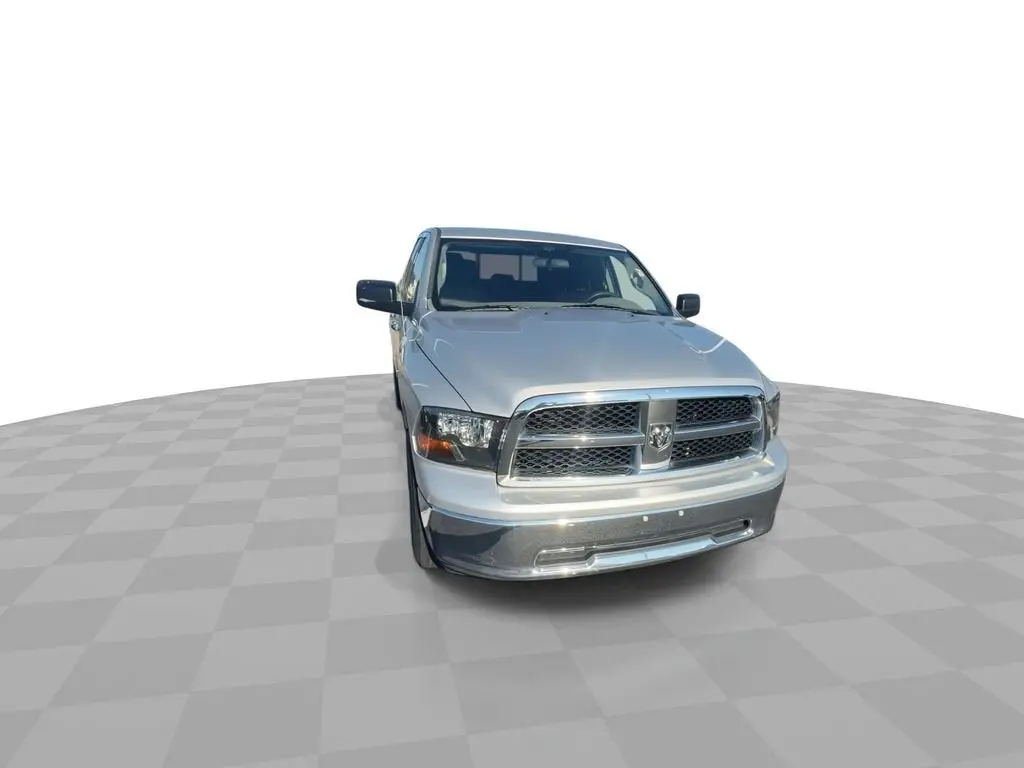 2012 RAM 1500 SLT 4x4 Quad Cab photo 3