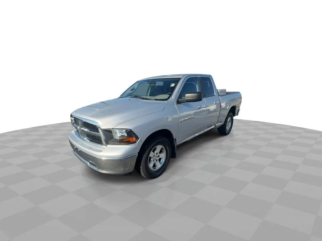 2012 RAM 1500 SLT 4x4 Quad Cab photo 4