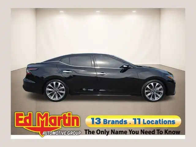 2023 Nissan Maxima Platinum's photo