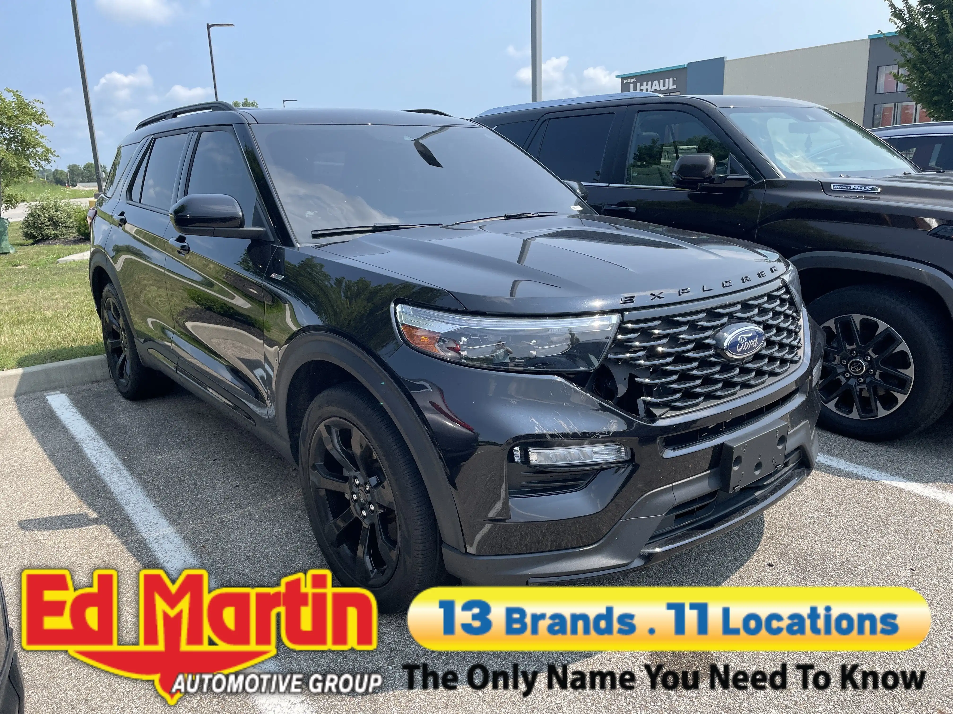2023 Ford Explorer ST-LINE 4WD's photo