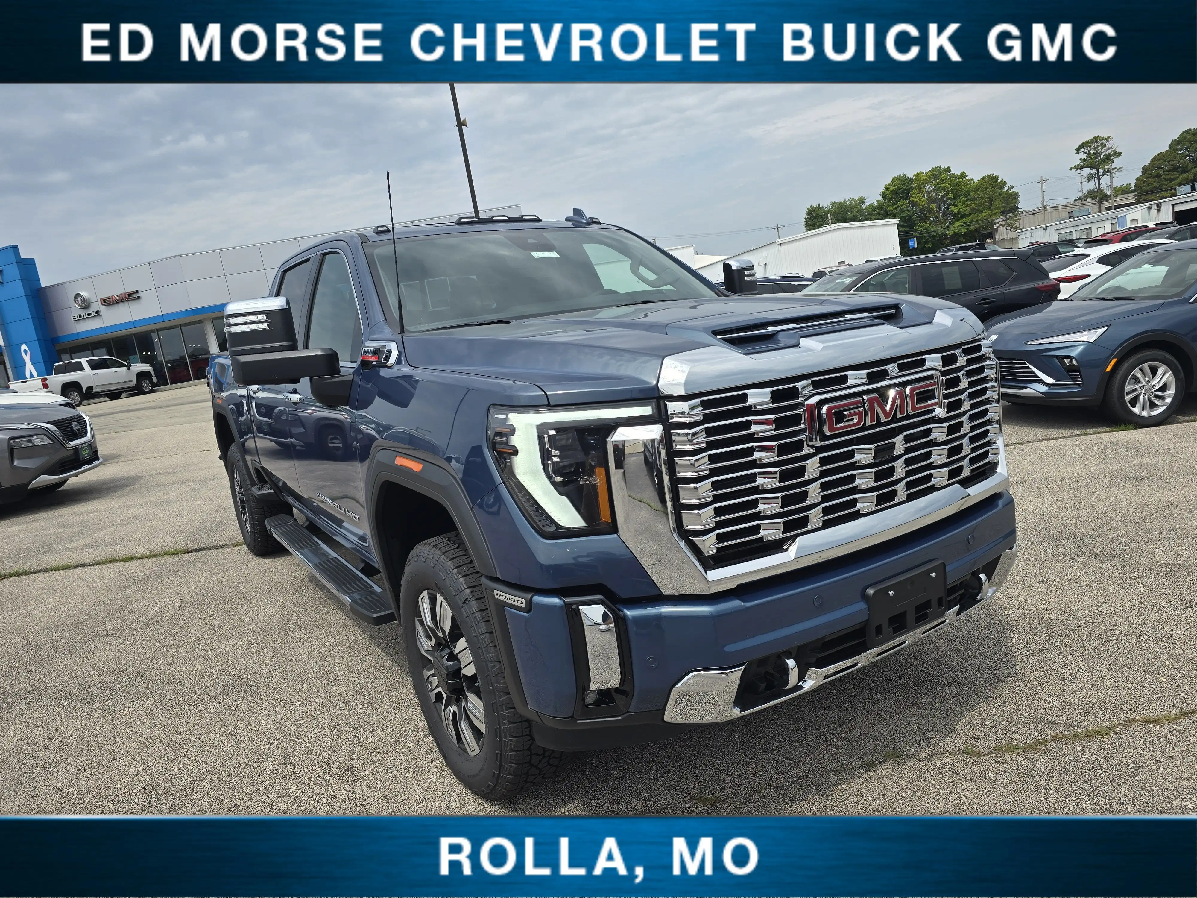 2026 GMC Sierra 4WD Crew Cab Standard Box Denali's photo